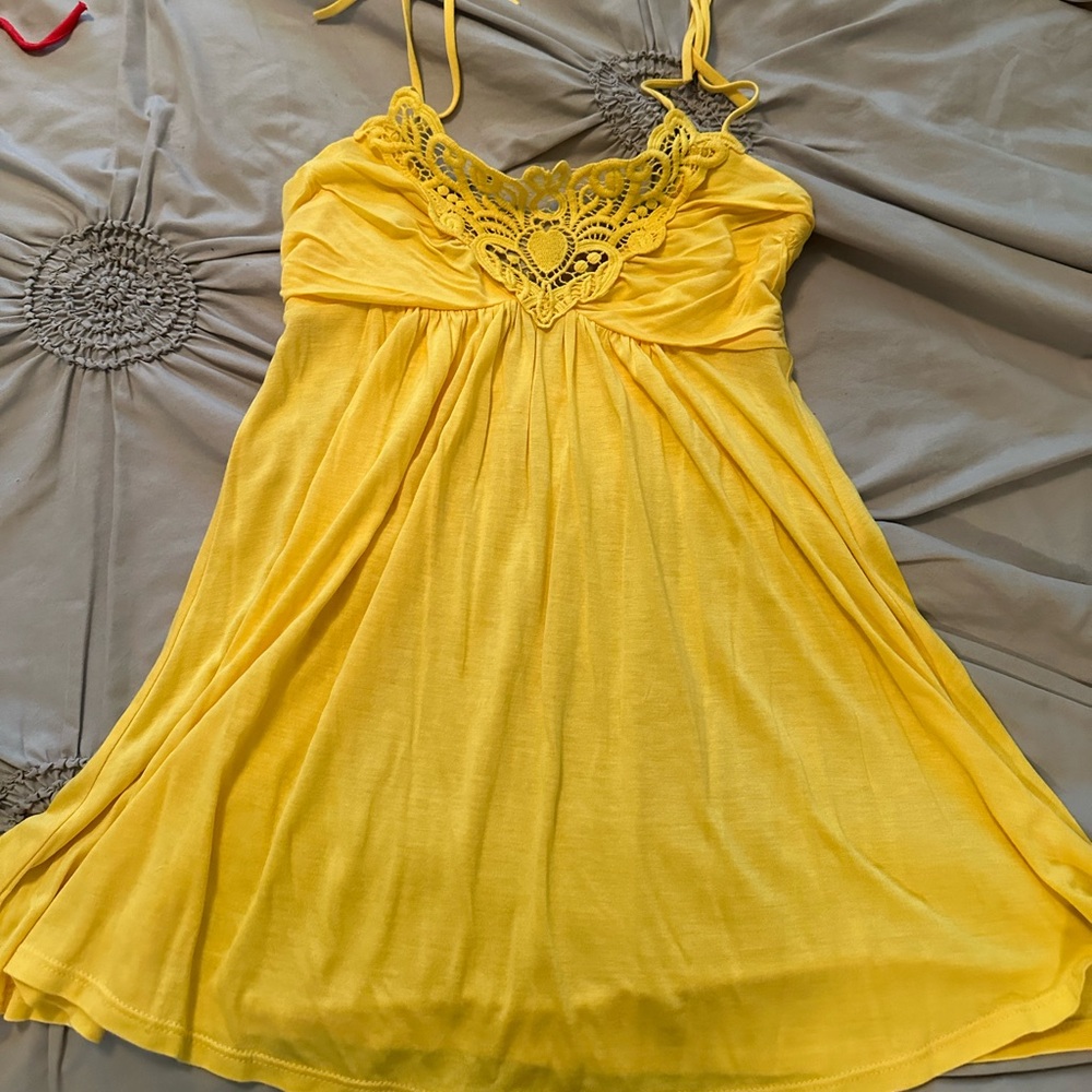 Forever 21 Halter - Picture 2 of 5
